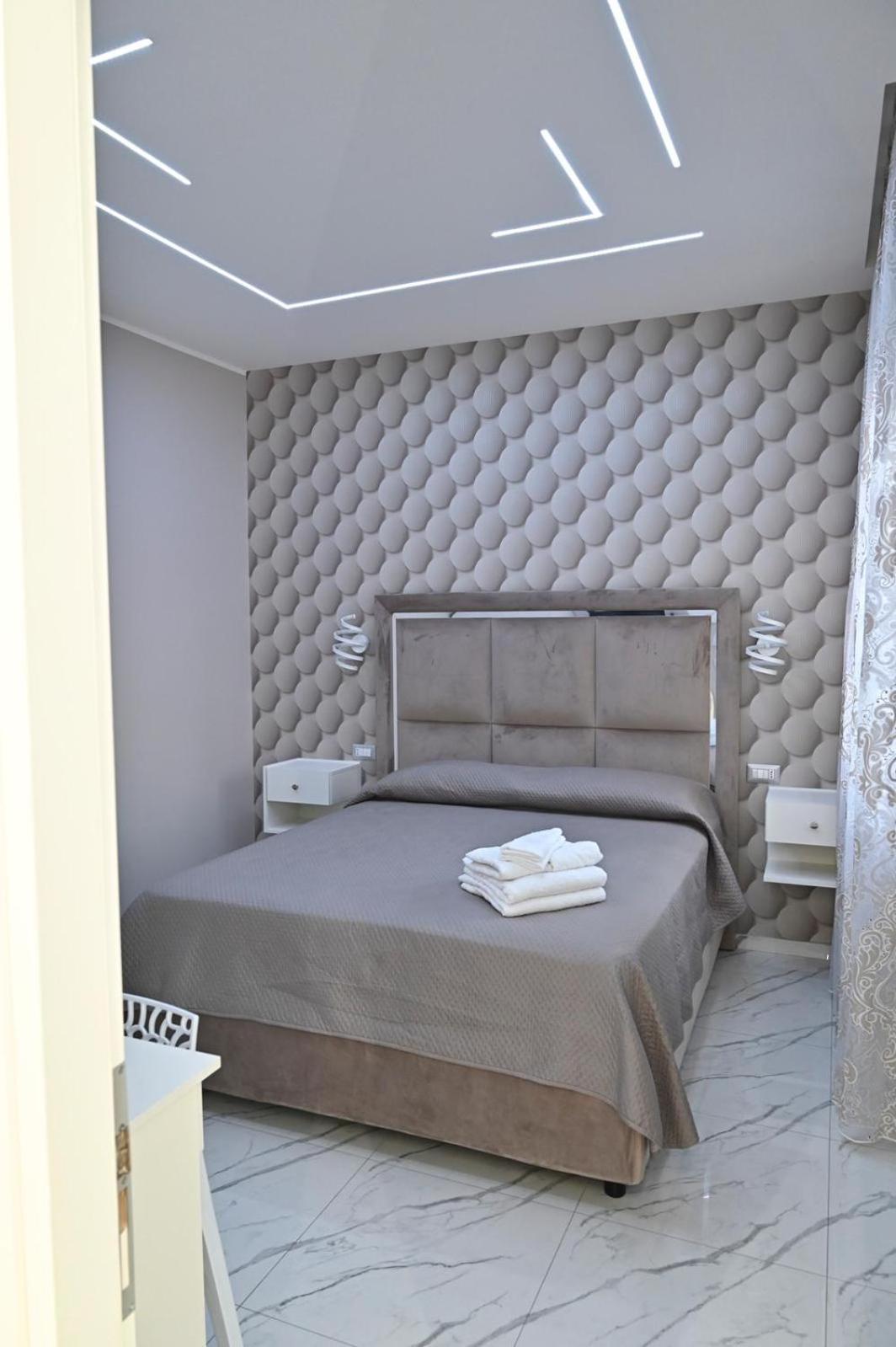 Bebsantaniellohouse1 Bed & Breakfast Napoli Phòng bức ảnh