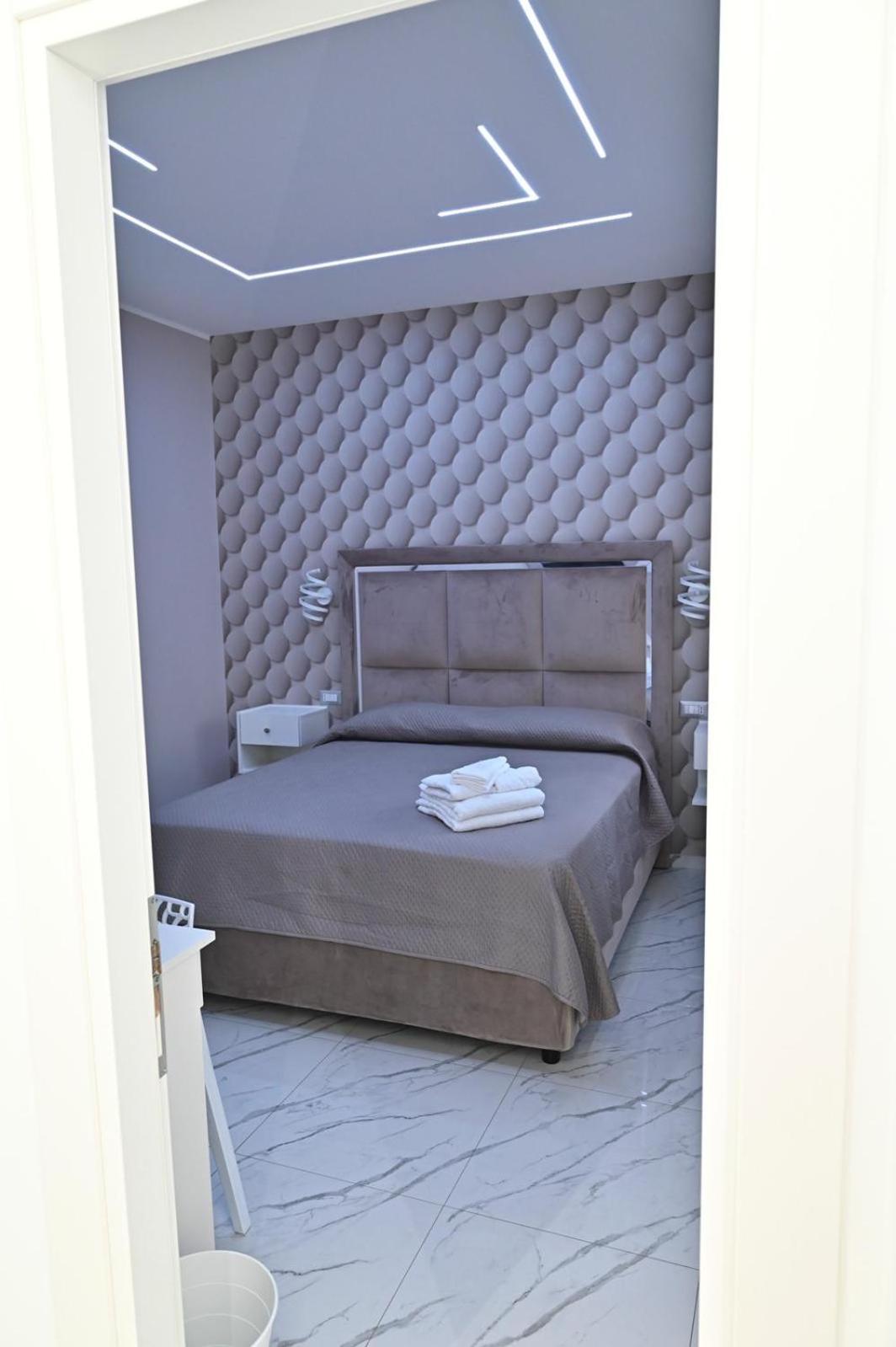 Bebsantaniellohouse1 Bed & Breakfast Napoli Ngoại thất bức ảnh
