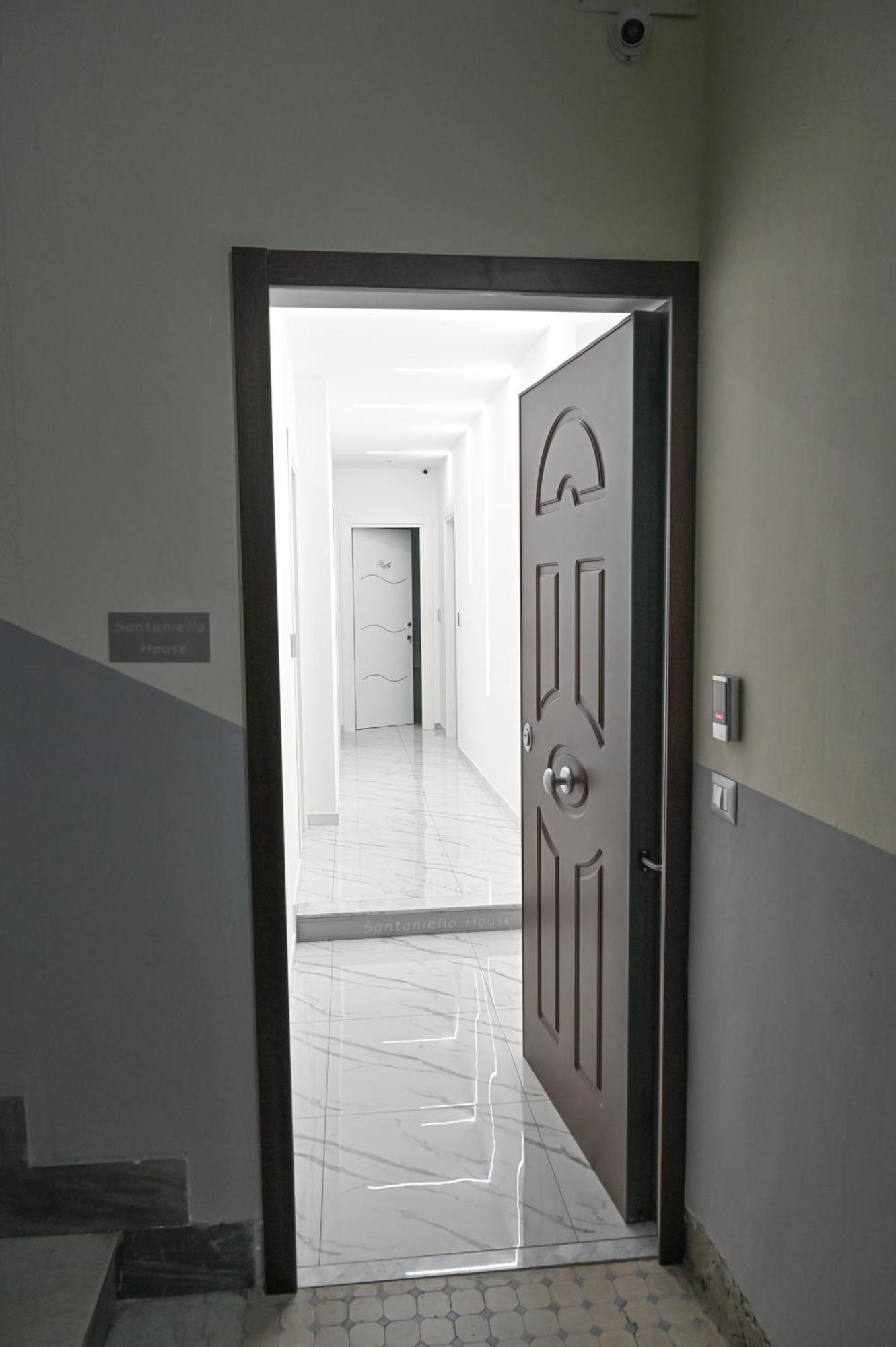 Bebsantaniellohouse1 Bed & Breakfast Napoli Ngoại thất bức ảnh