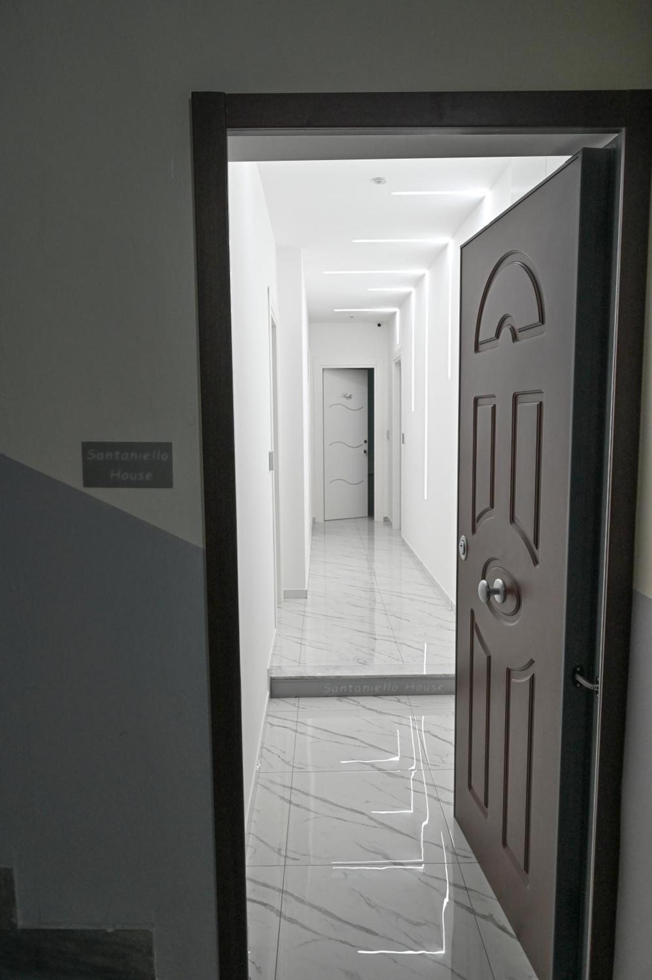 Bebsantaniellohouse1 Bed & Breakfast Napoli Ngoại thất bức ảnh