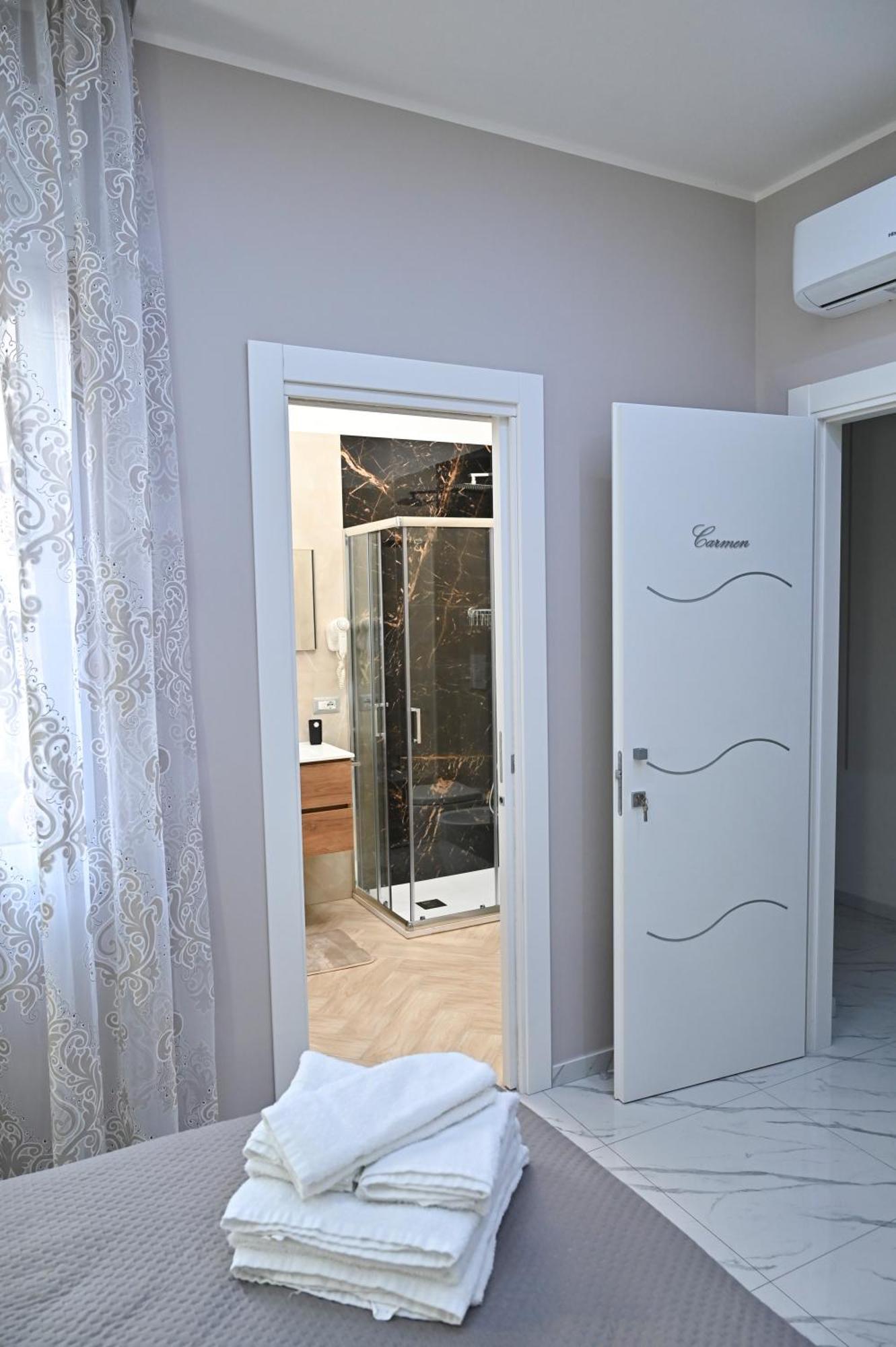 Bebsantaniellohouse1 Bed & Breakfast Napoli Ngoại thất bức ảnh