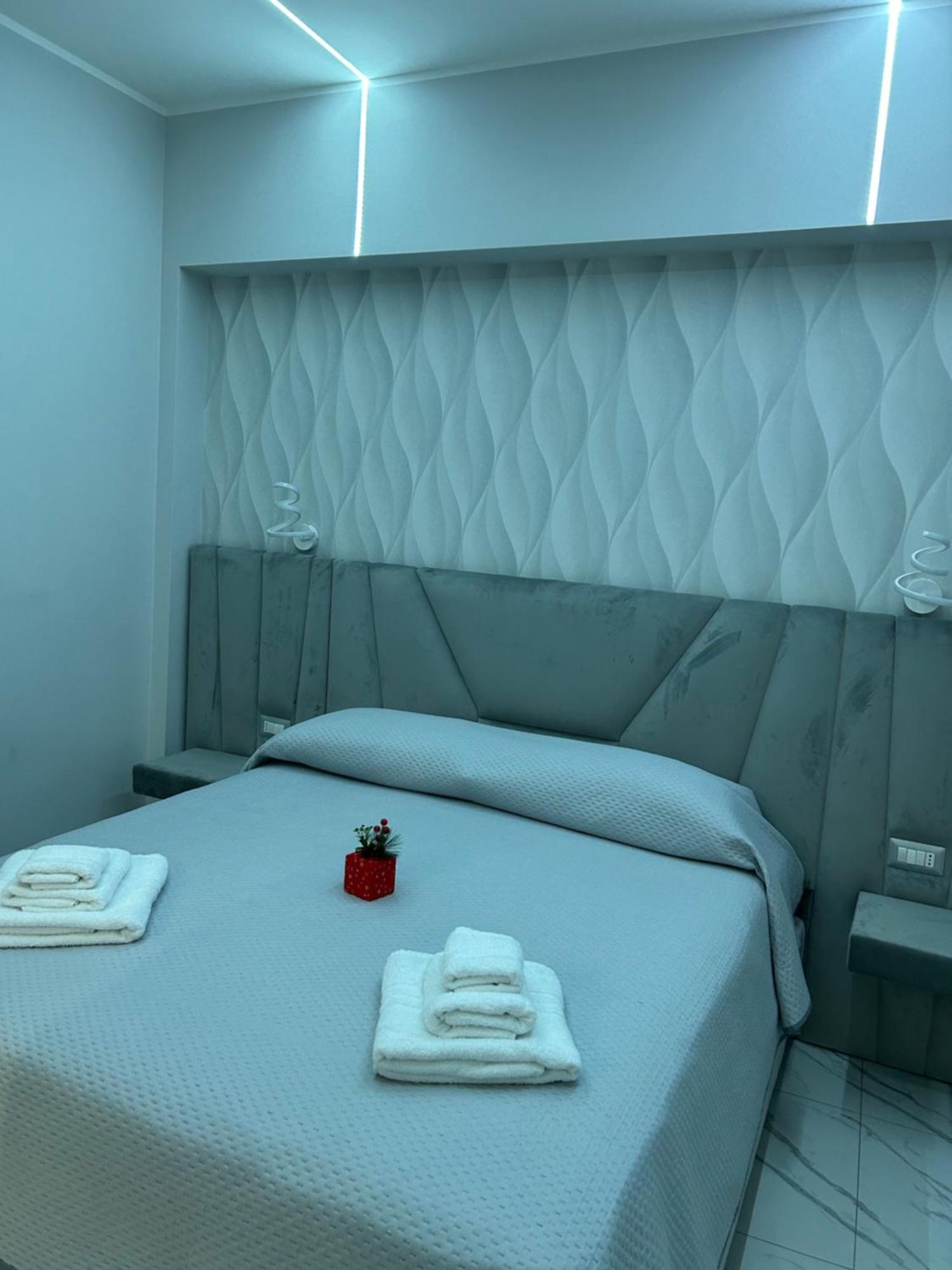 Bebsantaniellohouse1 Bed & Breakfast Napoli Ngoại thất bức ảnh