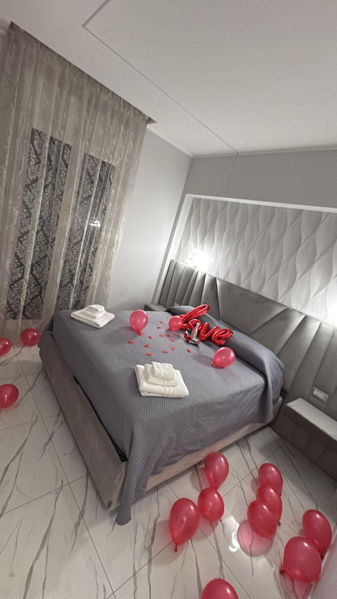Bebsantaniellohouse1 Bed & Breakfast Napoli Ngoại thất bức ảnh